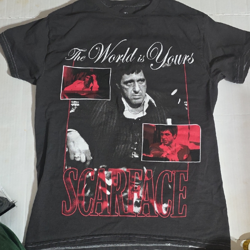 Scarface Graphic T-Shirt - Black and Red small
